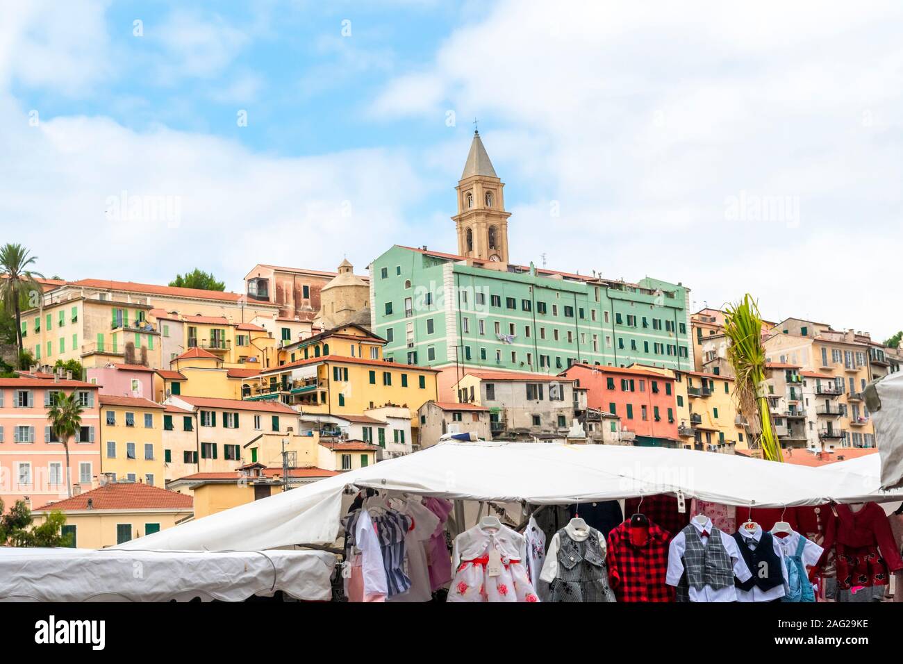Marché de Vintimille .. Le plus grand marché d'Italie tout les vendredi .